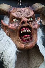 Crampus-Maske - kostet so um die 600€