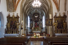 In der Dorfkirche: Blick auf den Altarraum