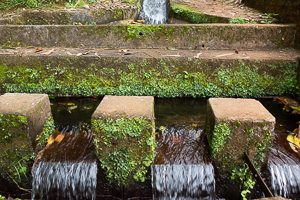 Der Abfluss der Levada in ein Staubecken