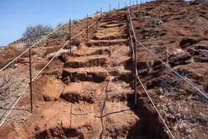 Beim Abstieg fotografiert: Die Stufen zum Gipfel
