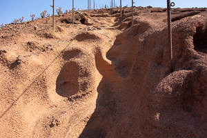 Die ausgespülten Steinstufen. Das Halteseil konnte ich nur mit nach oben ausgestrecktem Arm erreichen.