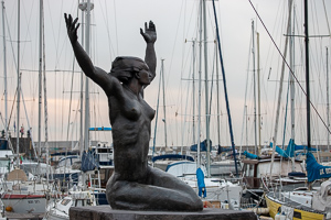 Hafenfigur - Ruft uns zu: Für das Wetter kann ich nichts!