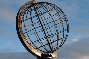 Mond im Nordkap Globus - ein Suchbild