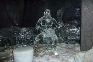 Magic Ice Lofoten - Eisskulptur: Wikinger