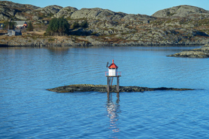 Kleinste Inseln mit Mini-Leuchtturm