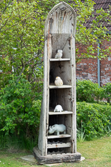 Kunstausstellung am Straßenrand